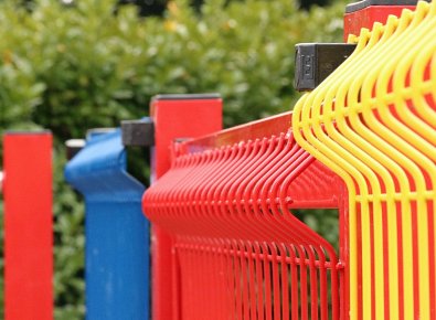 recinzione colorata parco giochi per bambini Romano Canavese